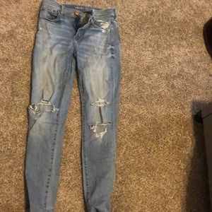 AEO light wash denim jeans